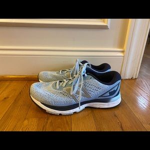 New Balance Women’s 880